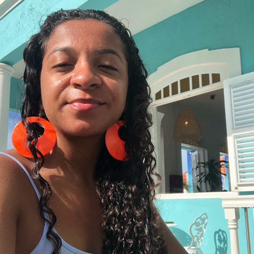 Meet your Posher, Yenelsa